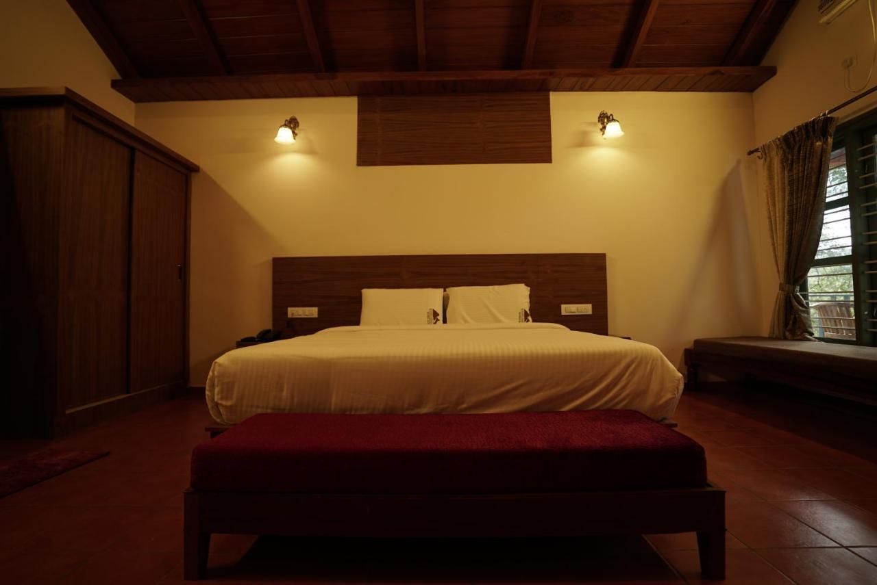 Hotel Coorggavadana à Madikeri Extérieur photo