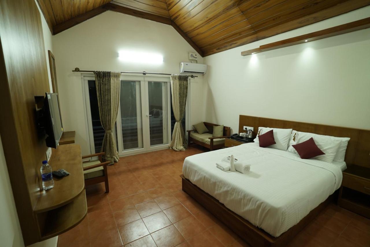 Hotel Coorggavadana à Madikeri Extérieur photo