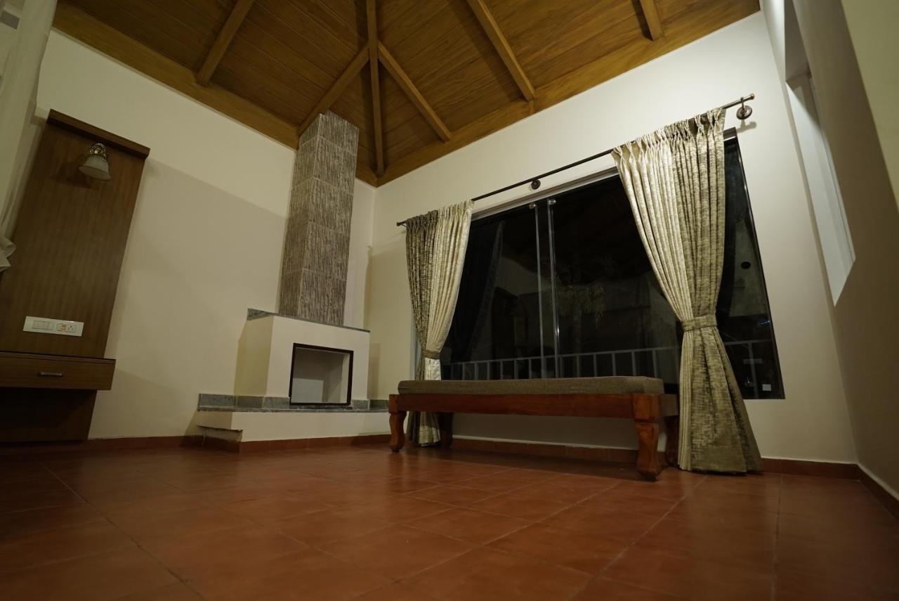 Hotel Coorggavadana à Madikeri Extérieur photo