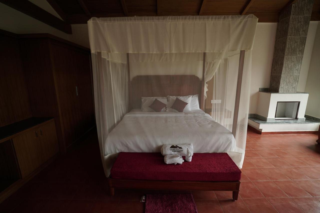 Hotel Coorggavadana à Madikeri Extérieur photo